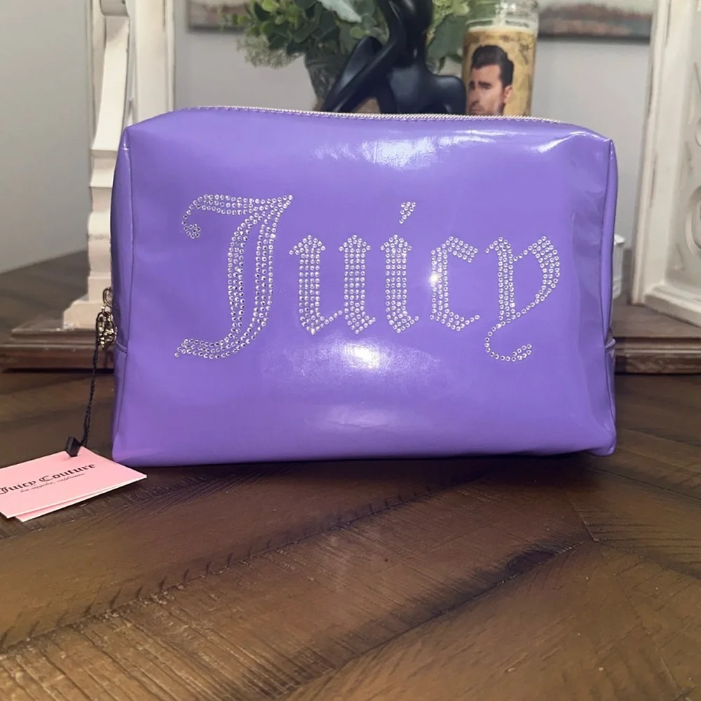 Purple Juicy Couture travel case ๐๐๐ - Picture 1 of 4